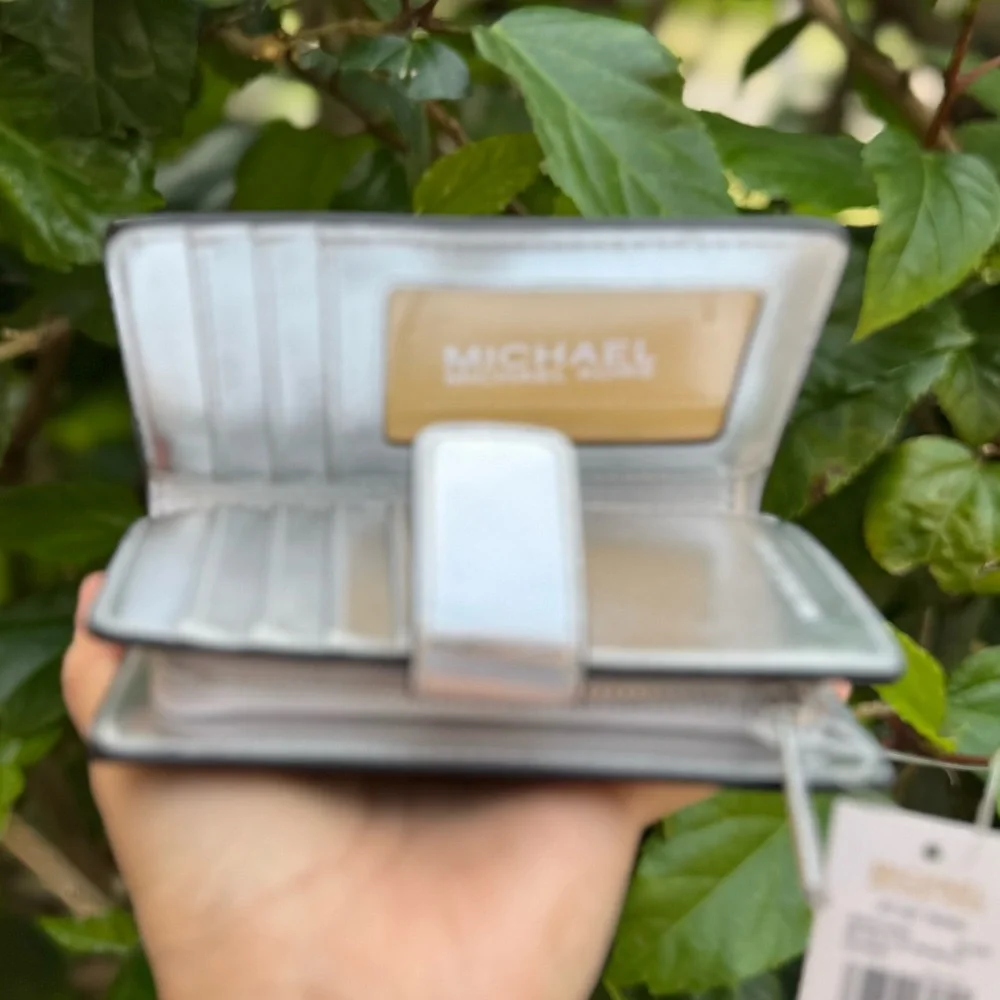 Michael Kors Jet Set Travel Bifold Wallet MK Black Multi Airplane Limited - Picture 5 of 14